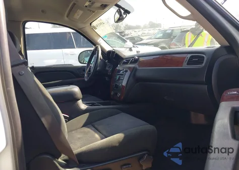 2010 Chevrolet Avalanche 1500 Ls from USA, damaged, VIN 3GNNCEE00AG127127